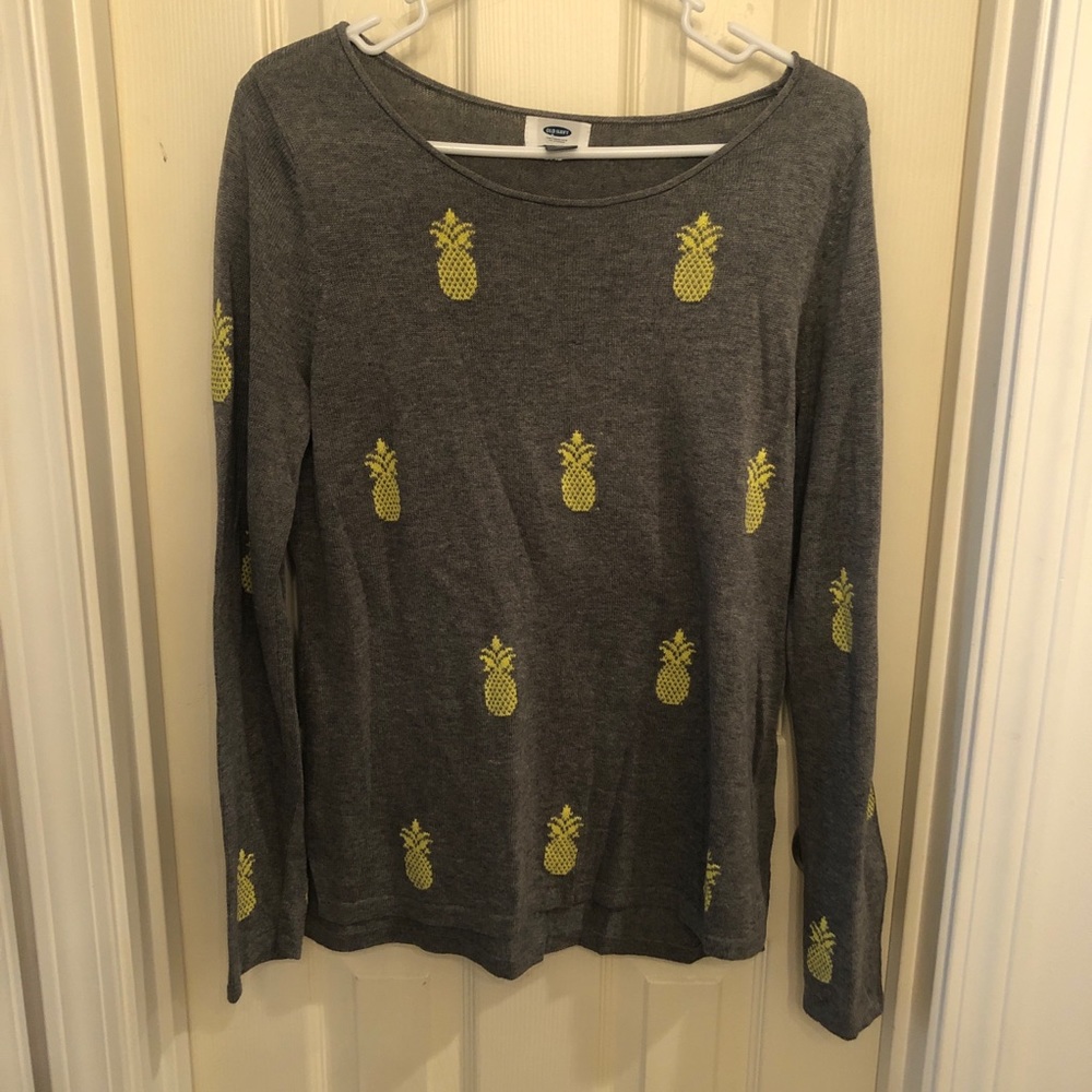 OLD NAVY lightwt women’s sweater-grey w/pineapple